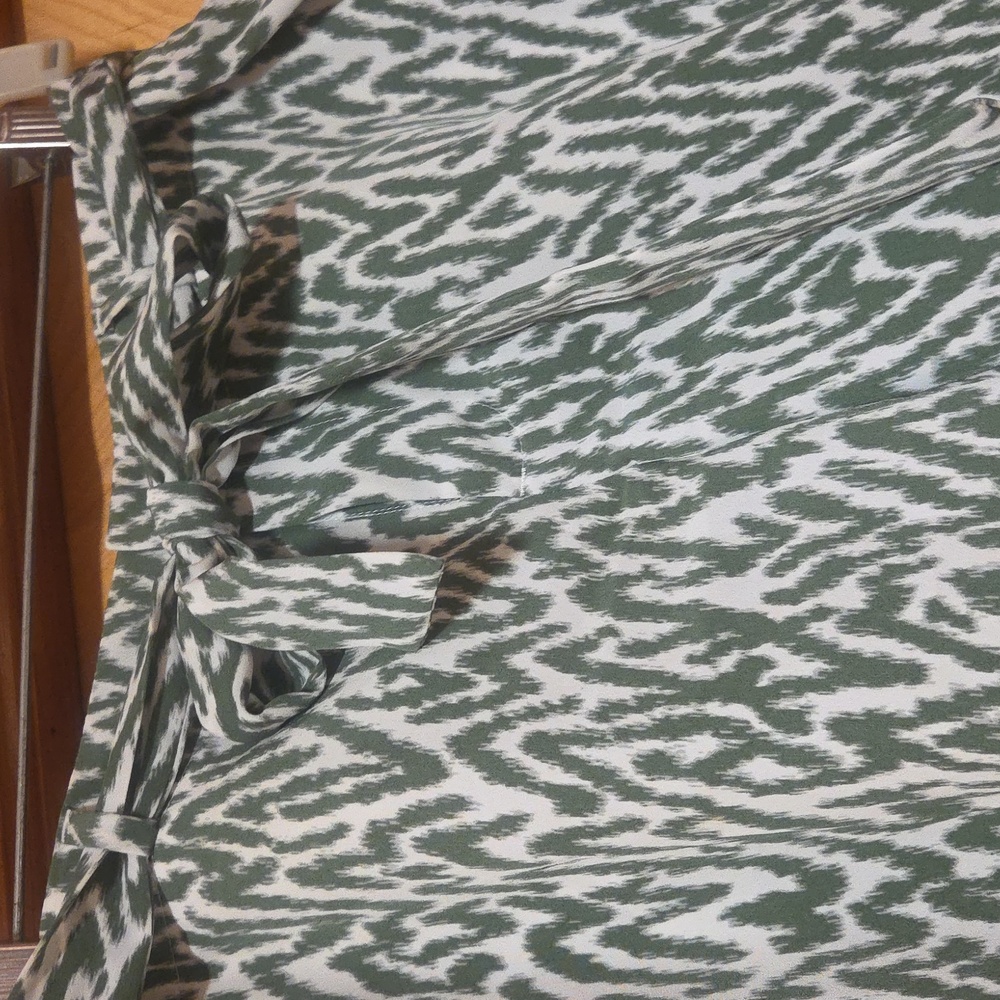 Banana Republic High Waist Green Patterned Shorts Size 3 - Picture 2 of 9